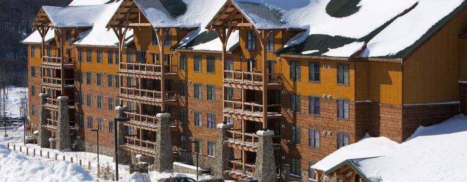Hope Lake Lodge & Indoor Water Park
