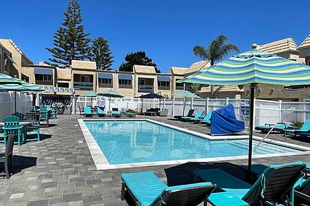 Sand Pebbles Resort