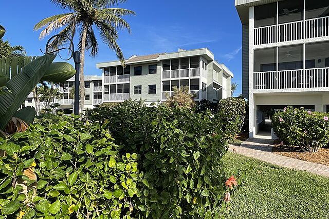 Shell Island Beach Club