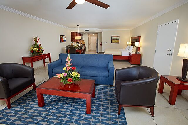 Sample 2-bedroom golf suite living area