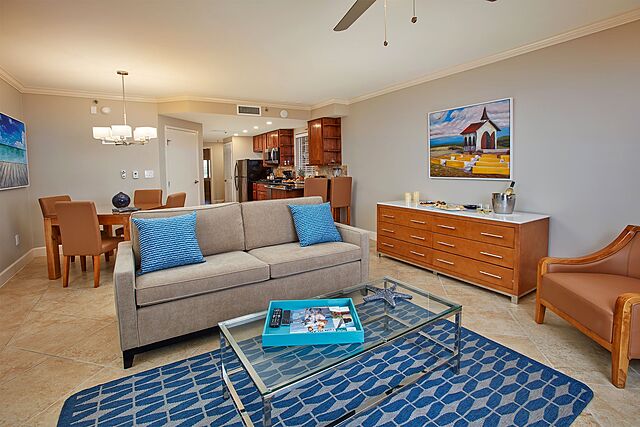 Sample 1-bedroom golf suite living area