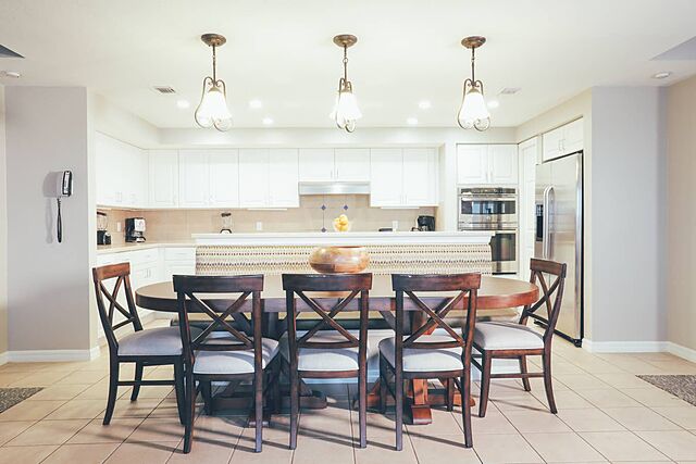 Sample four-bedroom dining area