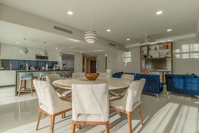 Sample dining room