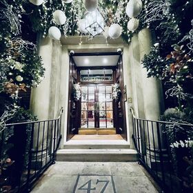 47 Park Street entrance at Christmas time