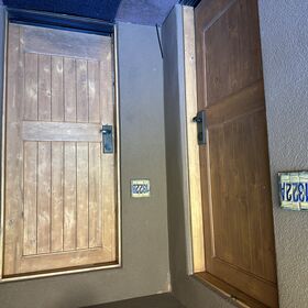 Separate entrance for the lock-off unit