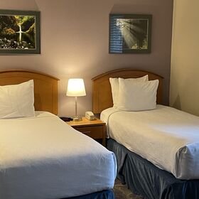 Twin Beds/can make into 2nd King
