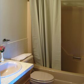 Guess bathrom