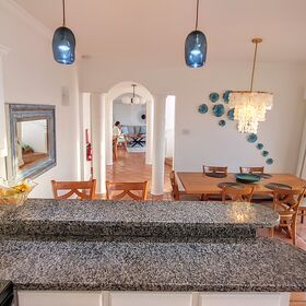 Kitchen & Dining