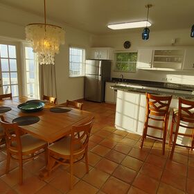 Kitchen & Dining