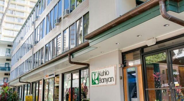 Kuhio Banyan Club