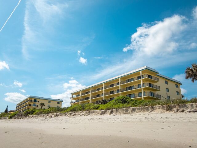 Las Olas Beach Club