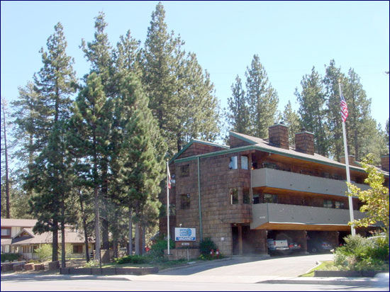 Snow Lake Lodge