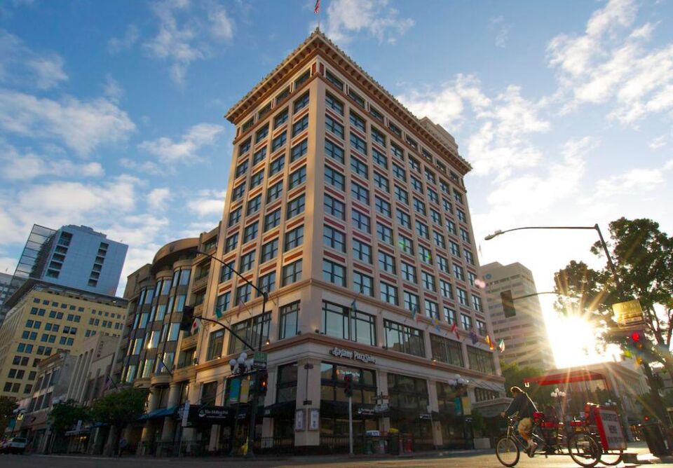 Gaslamp Plaza Suites