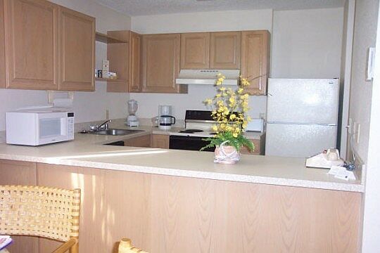 Pacific Fantasy - unit kitchen