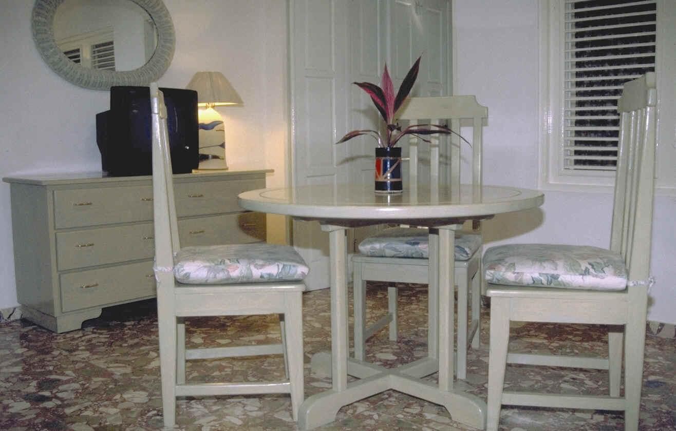 Dining Room at the Fun Tropicale