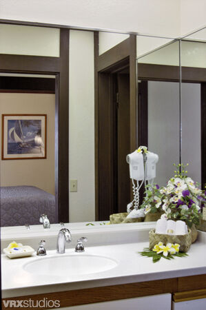 Outrigger Kiahuna Plantation - Unit Bathroom
