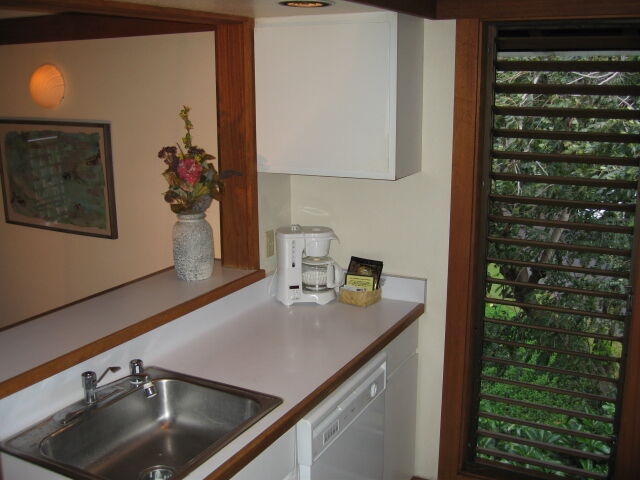 Outrigger Kiahuna Plantation - Unit Kitchen