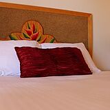 Hotel Molokai — Ocean View Room Bedding