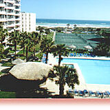 Royale Beach & Tennis Club — - Pool