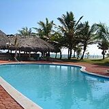 Surf Mar Beach Resort — Pool at the