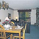 Tree Tops Resort of Gatlinburg — - Unit Dining Area