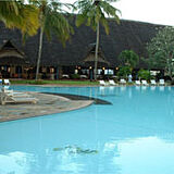 Mnarani Club &mdash; Outdoor pool at the