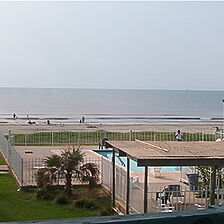 Peregrine Townhomes at San Luis Pass — - pool and BEACH