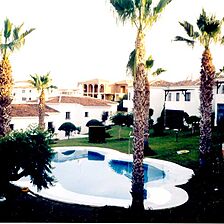 Las Rosas Townhouses — - Pool
