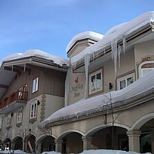 Heffley Boutique Inn — Exterior
