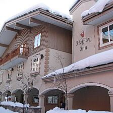 Heffley Boutique Inn — Exterior