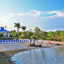 Ocean Pointe Suites at Key Largo — Beach