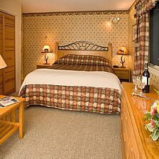 Suites at Attitash Mountain Village — Bedroom
