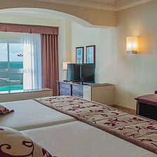 Royal Palm Club at the RIU Palace Aruba — Living Area