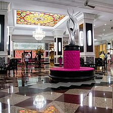 Royal Palm Club at the RIU Palace Aruba — Lobby