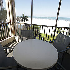 Seawatch On-the-Beach Resort — Screened-in balcony