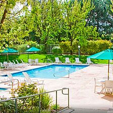 RiverPointe at Napa Valley — Outdoor swimming pool
