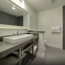 Oceanside Marina Suites — Bathroom