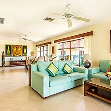 Club Tropical - Baan Puri — Living Area