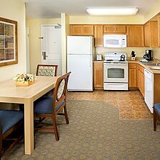 WorldMark San Diego - Mission Valley &mdash; Kitchen and Dining Area