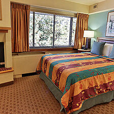 Hilton Vacation Club Tahoe Seasons Lake Tahoe &mdash; Sample unit bedroom