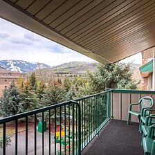 Falcon Point &mdash; Balcony