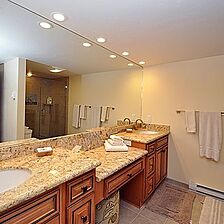 Spinnaker at Lake Dillon — Bathroom