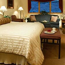 Gateway Mountain Lodge — Bedroom