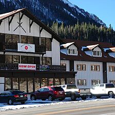 Monarch Mountain Lodge — Exterior