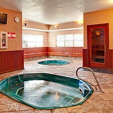 Legacy Vacation Club Steamboat Springs - Suites — Hot Tub