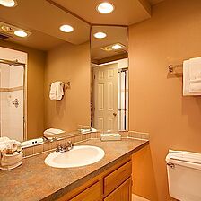 Legacy Vacation Club Steamboat Springs - Suites — Bathroom