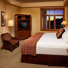 Fairmont Heritage Place - Franz Klammer Lodge — Bedroom