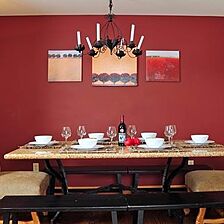 Bear Creek Lodge — Dining Area