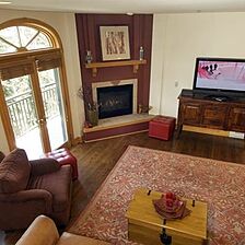 Bear Creek Lodge — Living Area