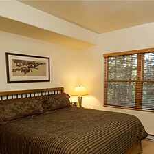 Bear Creek Lodge — Bedroom